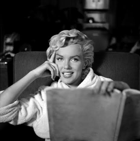George Barris - Marilyn in White